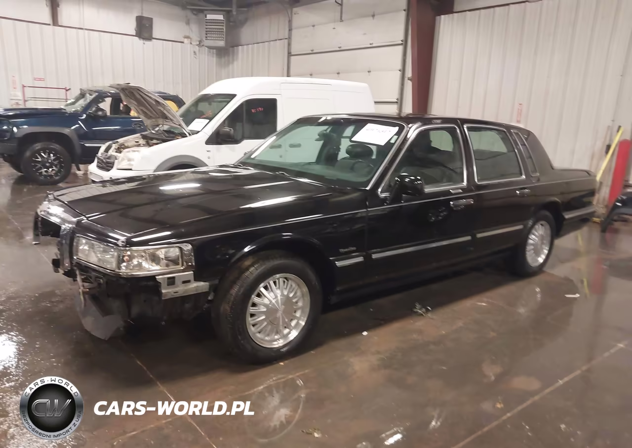 1997 Lincoln Town Car Signature VIN:1LNLM82W8VY693020 - 2