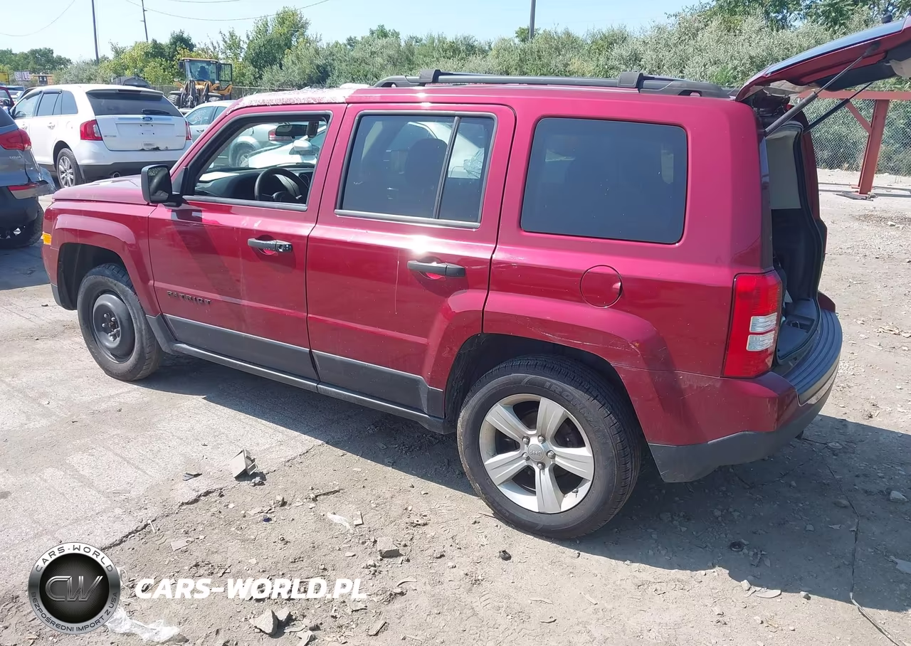 2013 Jeep Patriot Sport VIN:1C4NJRBB2DD284820 - 3