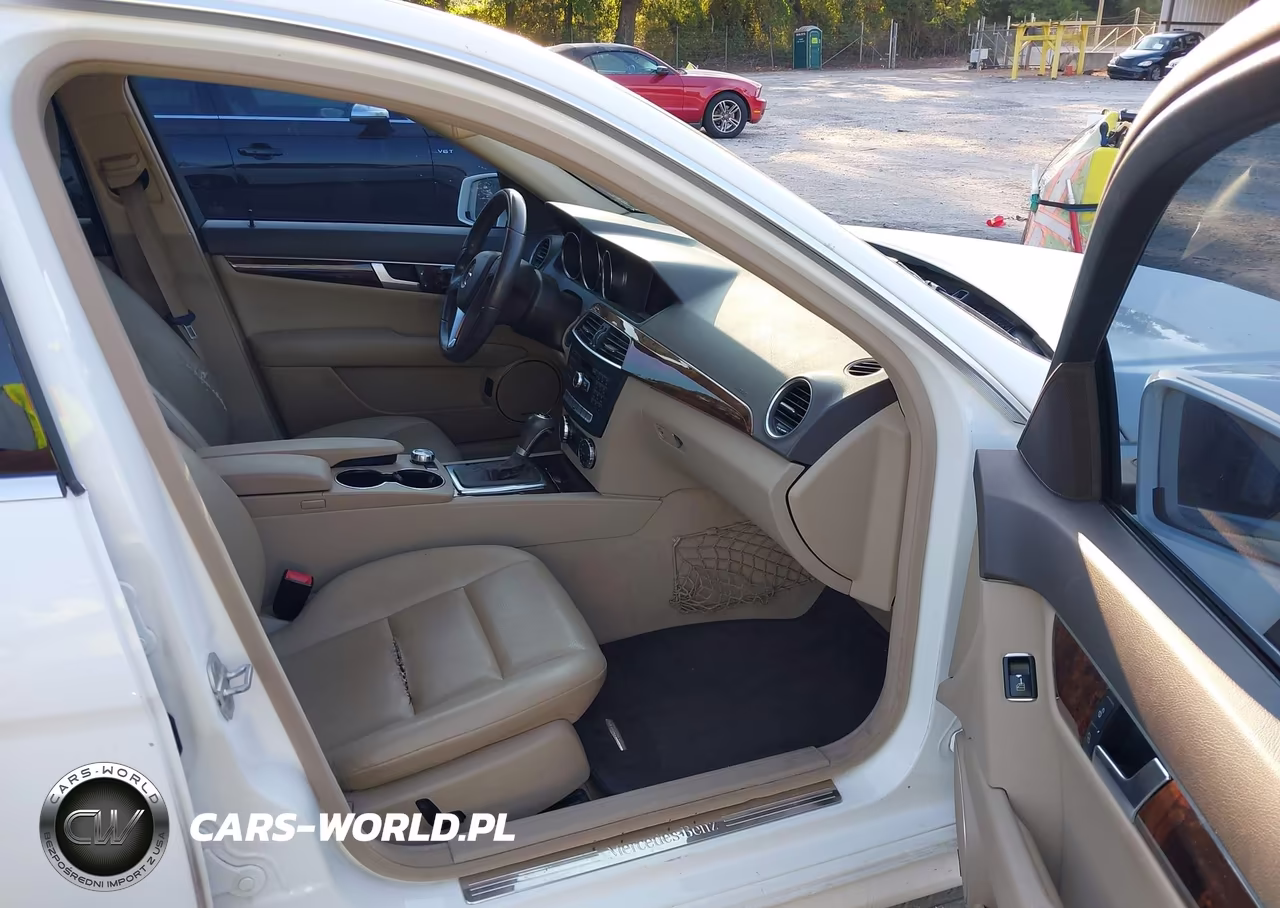 2013 Mercedes-Benz C 300 Luxury 4Matic-Sport 4Matic VIN:WDDGF8AB7DR258695 - 5