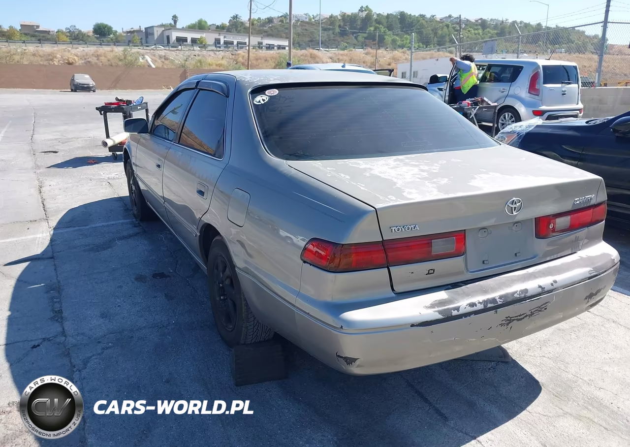 1998 Toyota Camry Le VIN:JT2BG22K3W0148868 - 3