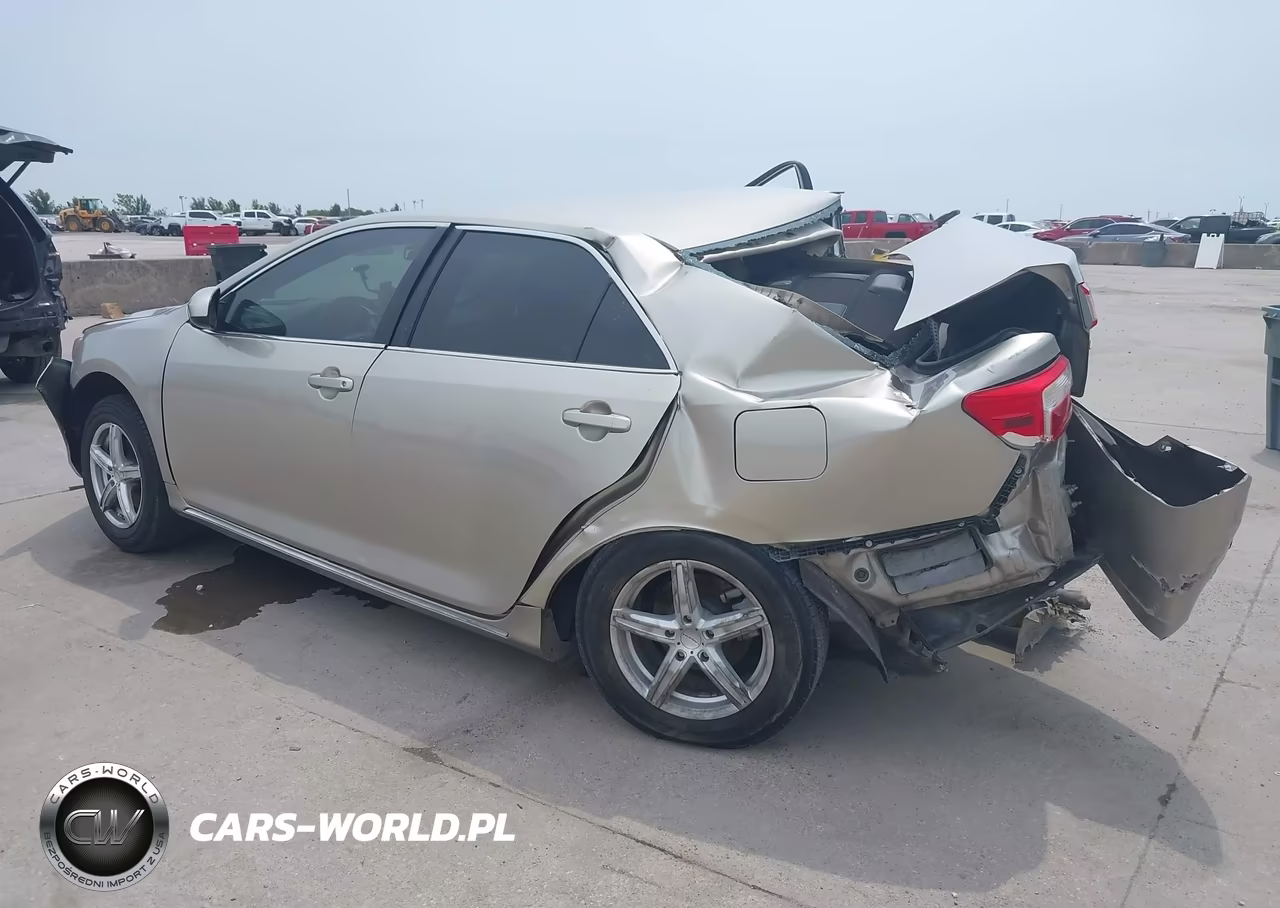 2013 Toyota Camry Le VIN:4T4BF1FK9DR323422 - 3
