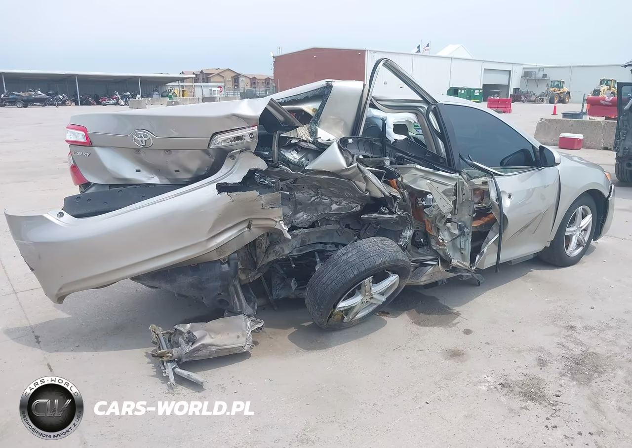 2013 Toyota Camry Le VIN:4T4BF1FK9DR323422 - 4