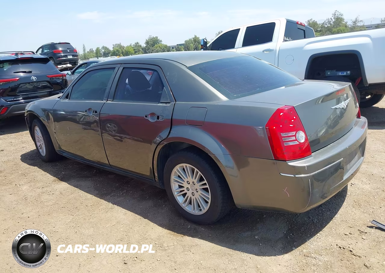 2010 Chrysler 300 Touring-Signature Series-Executive Series VIN:2C3CA5CV5AH105875 - 3
