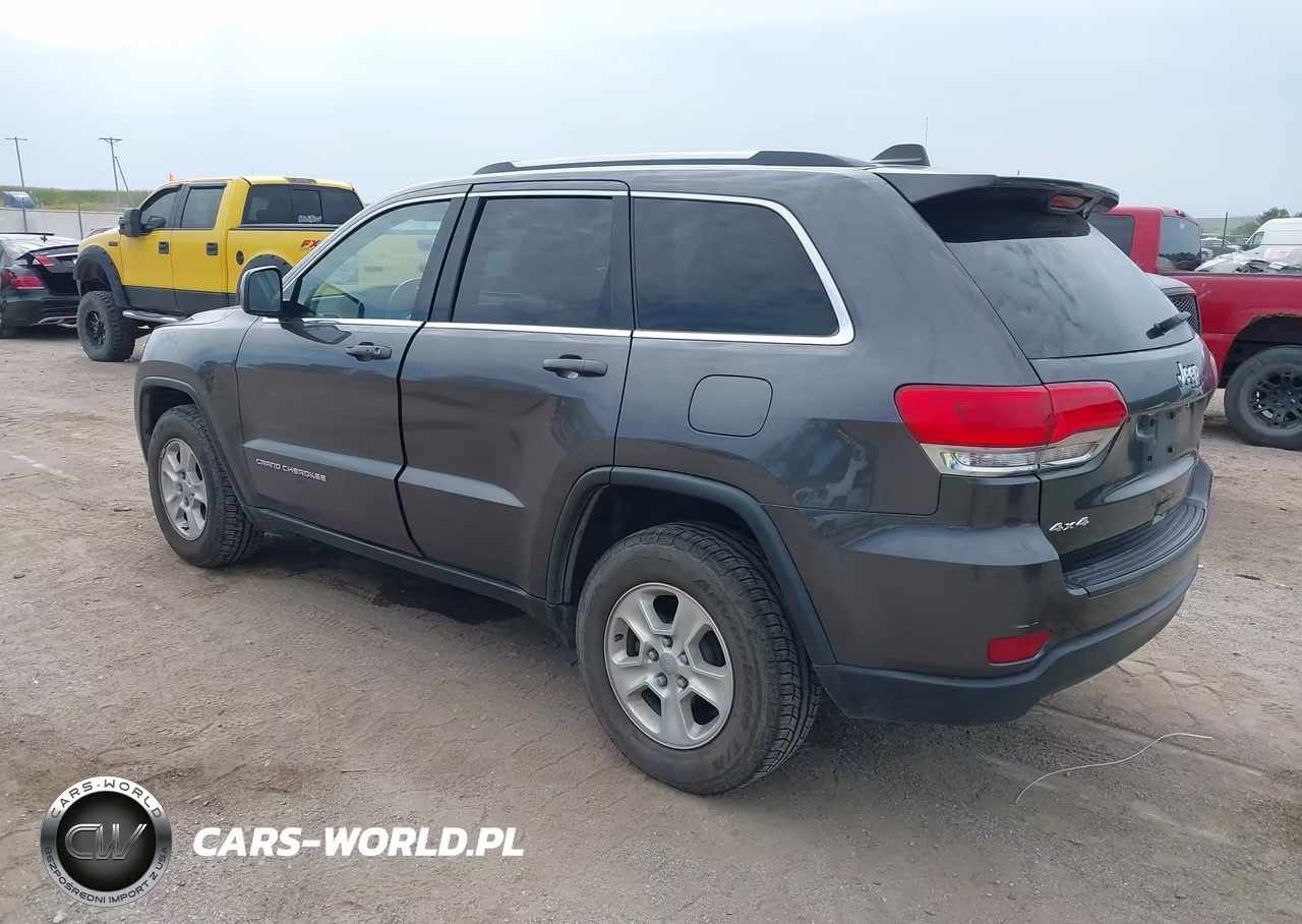 2015 Jeep Grand Cherokee Laredo VIN:1C4RJFAG2FC184237 - 3