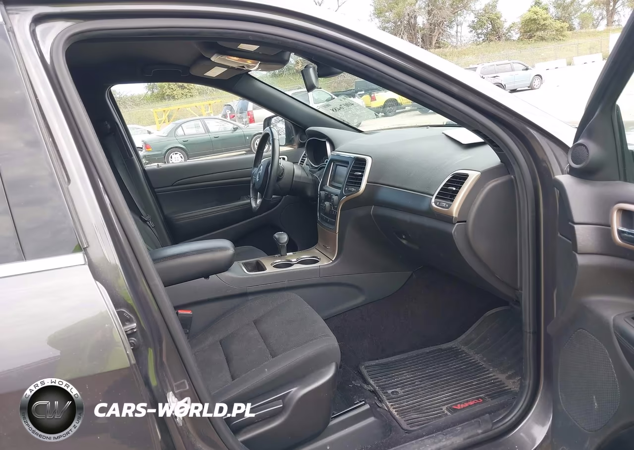 2015 Jeep Grand Cherokee Laredo VIN:1C4RJFAG2FC184237 - 5