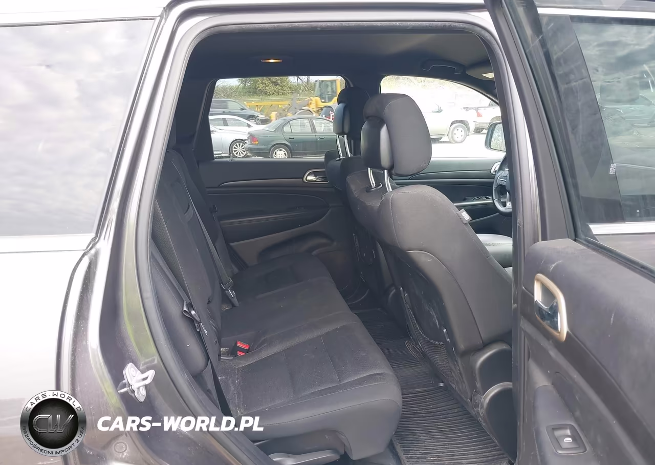 2015 Jeep Grand Cherokee Laredo VIN:1C4RJFAG2FC184237 - 8