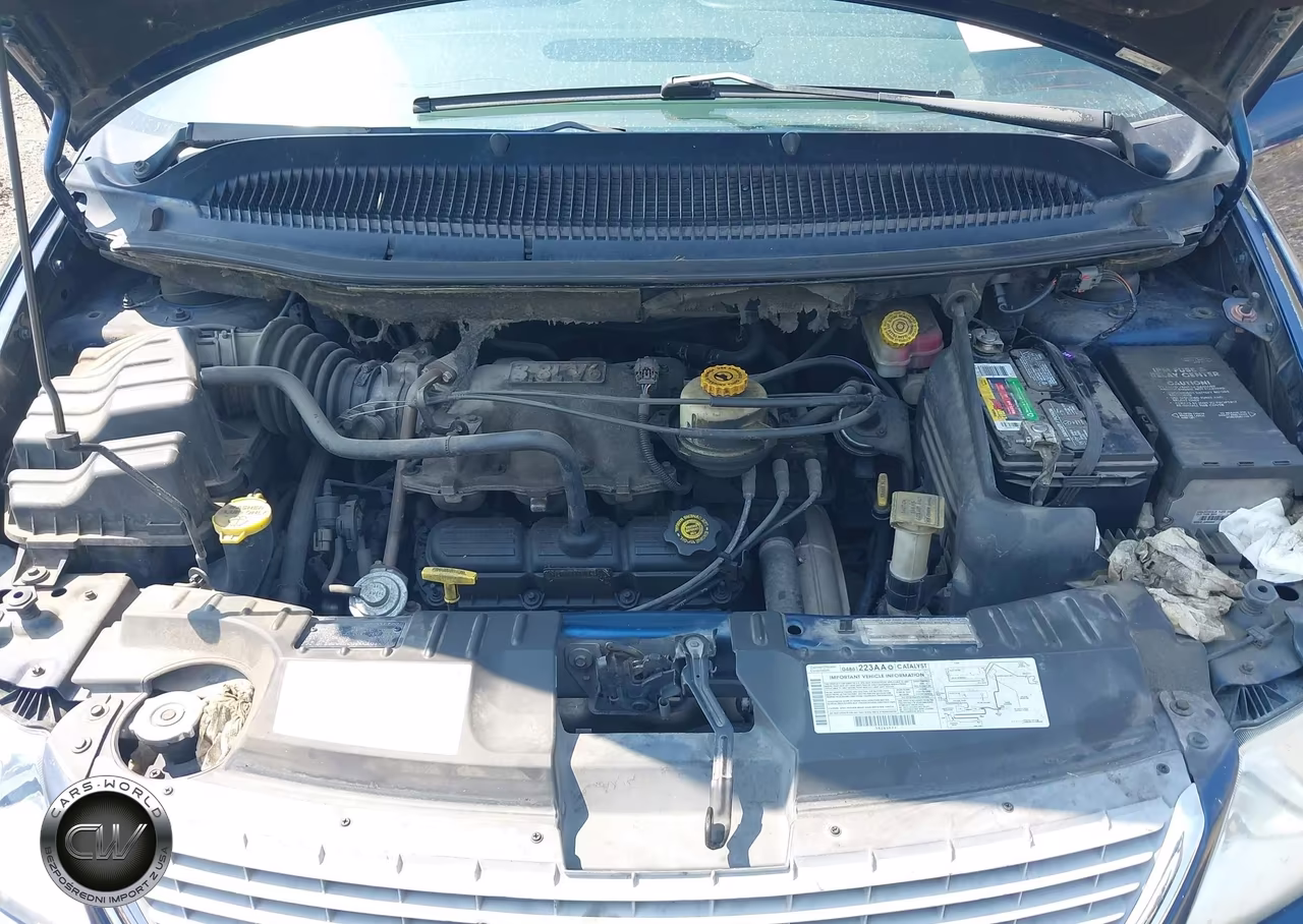 2001 Chrysler Town & Country Limited VIN:2C8GT64L51R105474 - 10