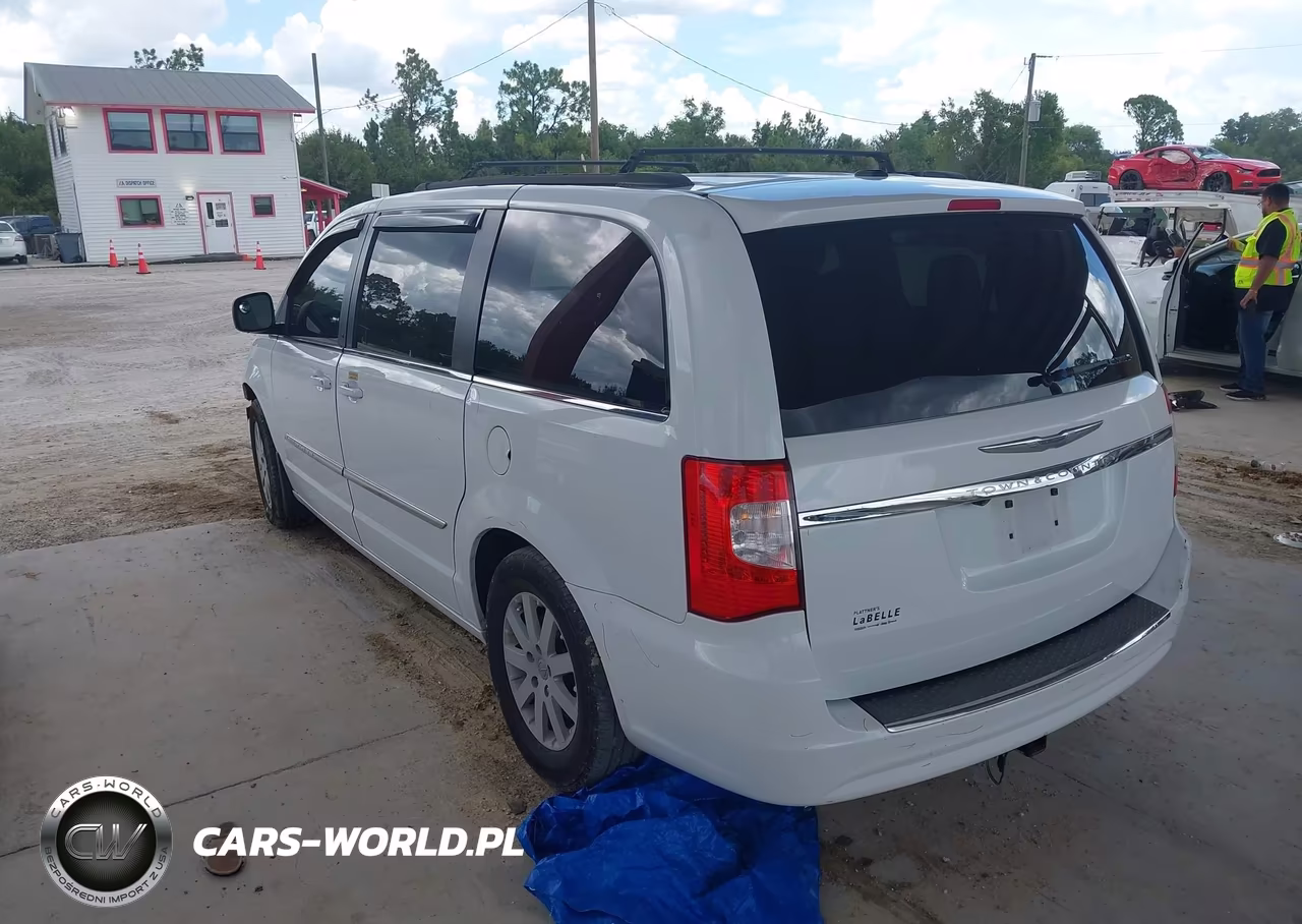 2014 Chrysler Town & Country Touring VIN:2C4RC1BG0ER349803 - 3