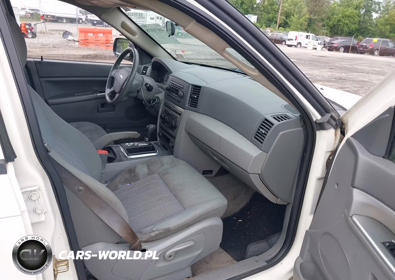 2005 Jeep Grand Cherokee Laredo VIN:1J4GS48K55C634068 - 5