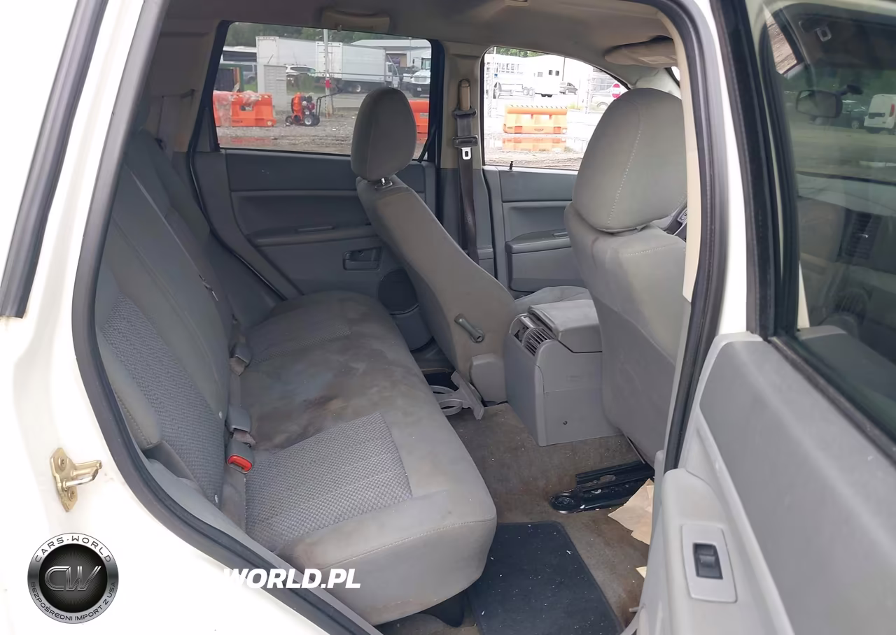 2005 Jeep Grand Cherokee Laredo VIN:1J4GS48K55C634068 - 8