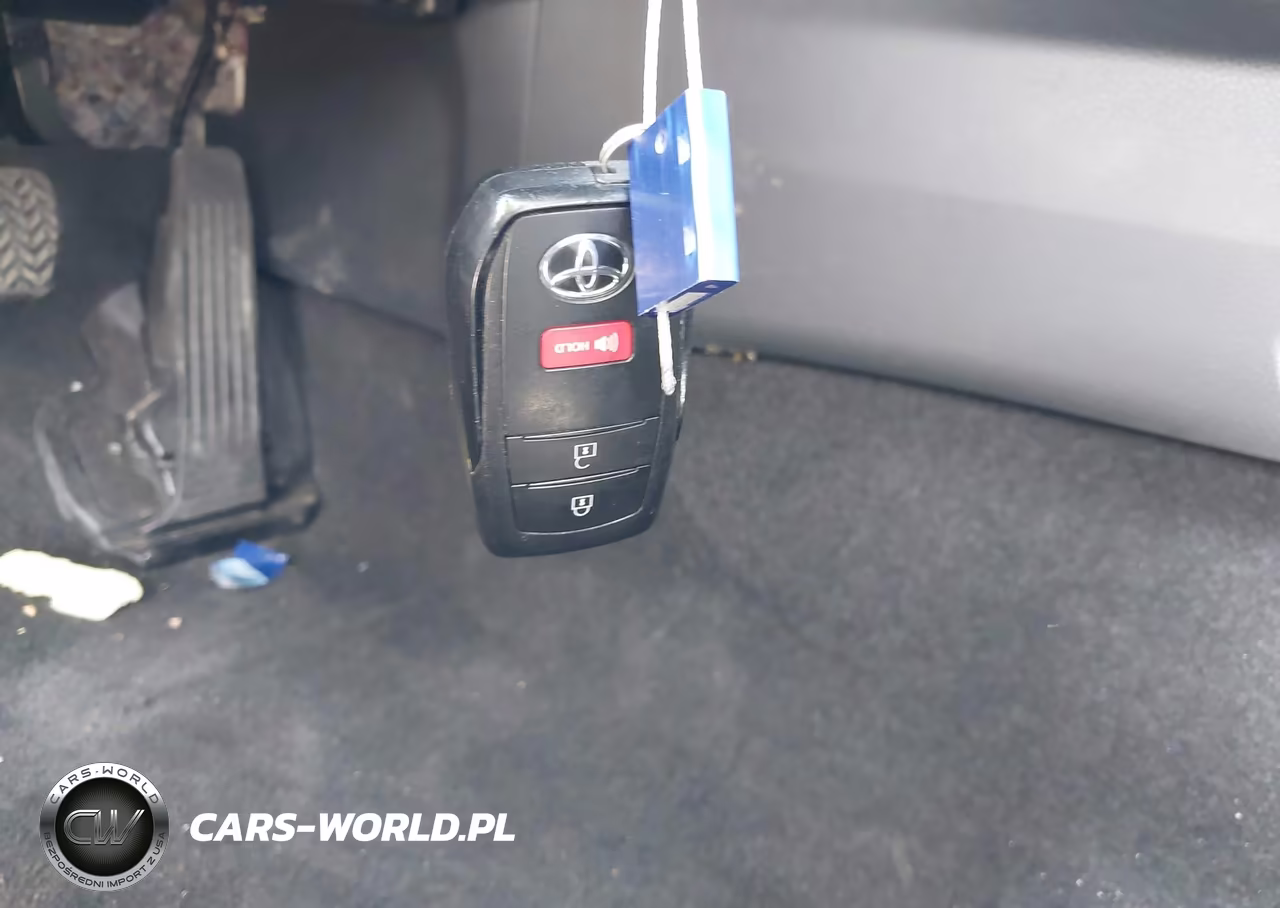 2024 Toyota Prius Le VIN:JTDACAAU5R3015849 - 11