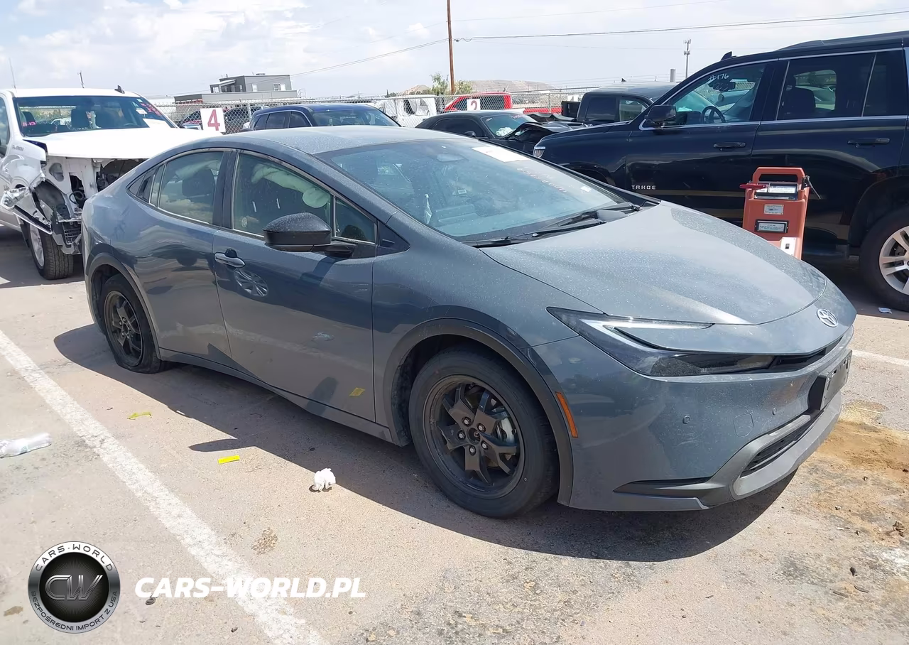 2024 Toyota Prius Le VIN:JTDACAAU5R3015849 - 13