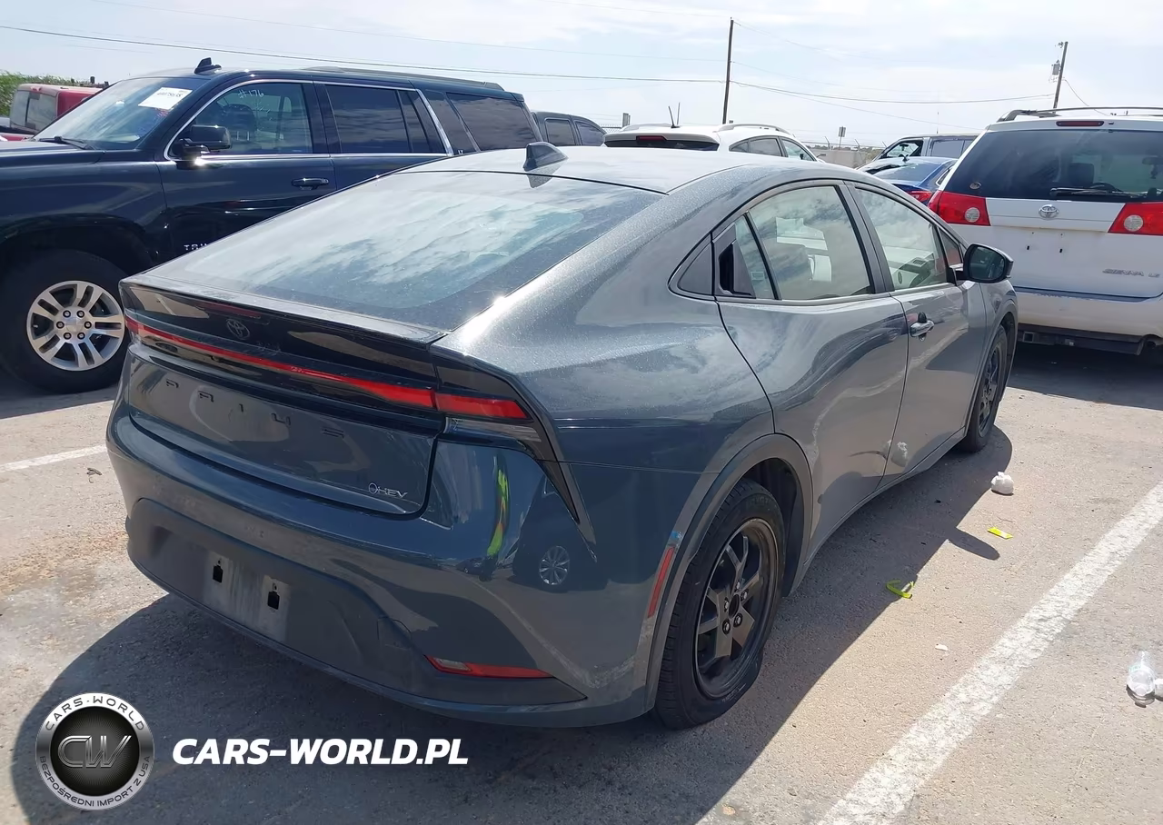 2024 Toyota Prius Le VIN:JTDACAAU5R3015849 - 4