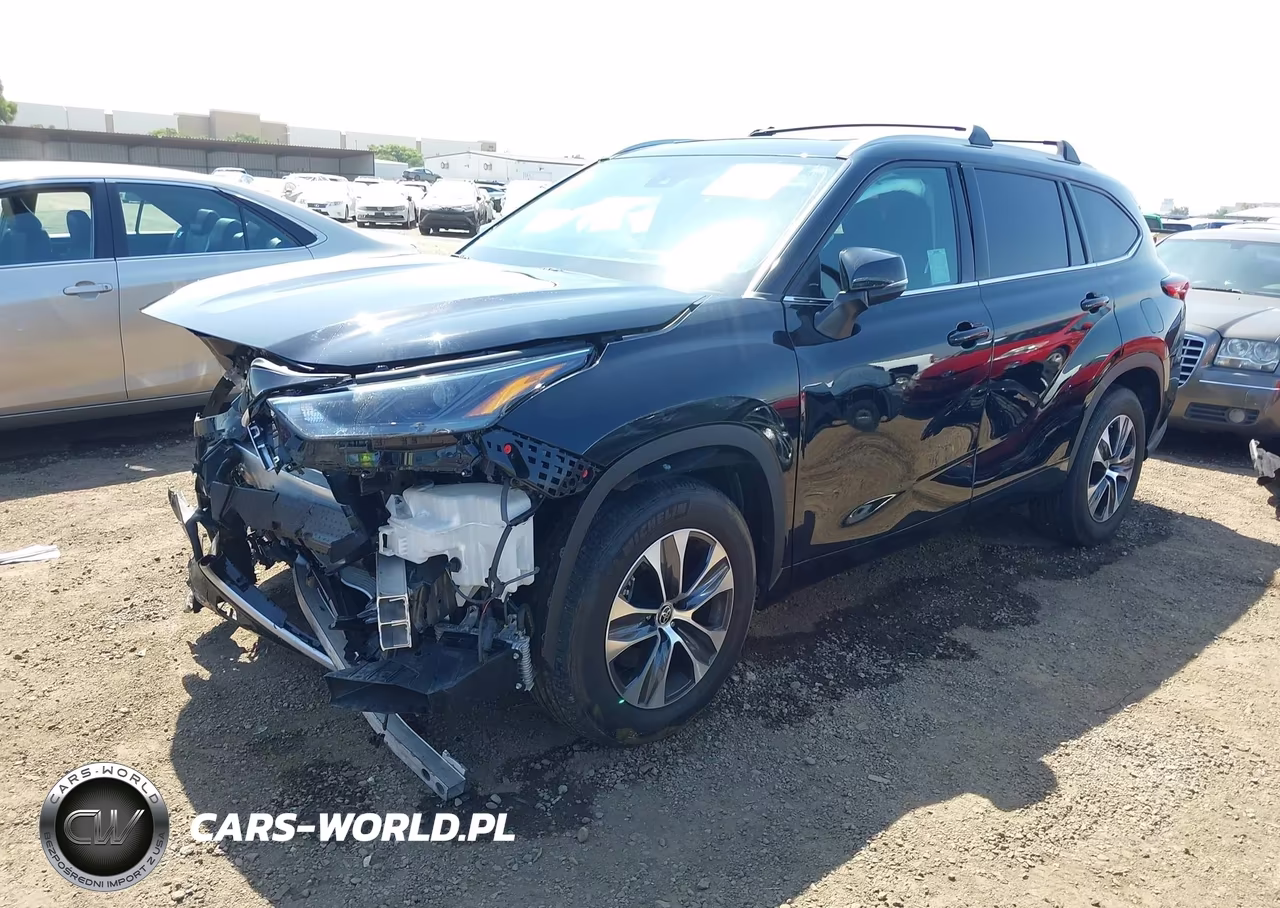 2022 Toyota Highlander Xle VIN:5TDHZRAH9NS550951 - 2
