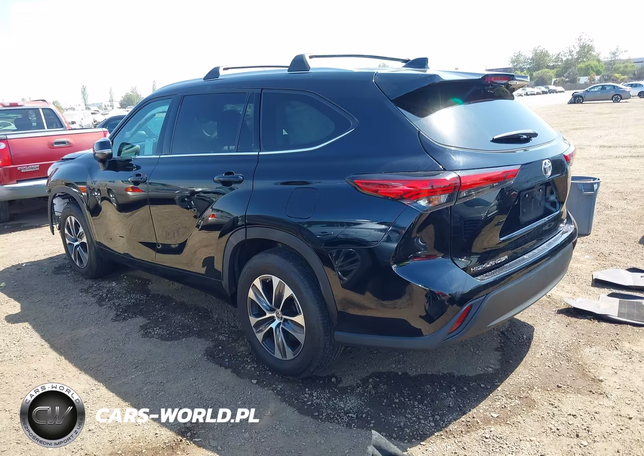 2022 Toyota Highlander Xle VIN:5TDHZRAH9NS550951 - 3
