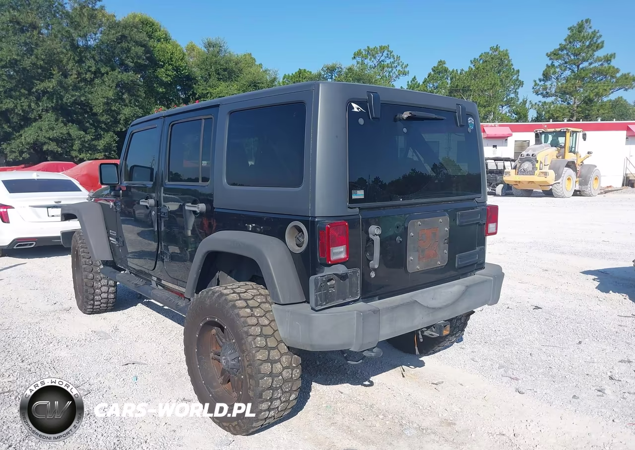2013 Jeep Wrangler Unlimited Sport VIN:1C4HJWDG5DL668455 - 3