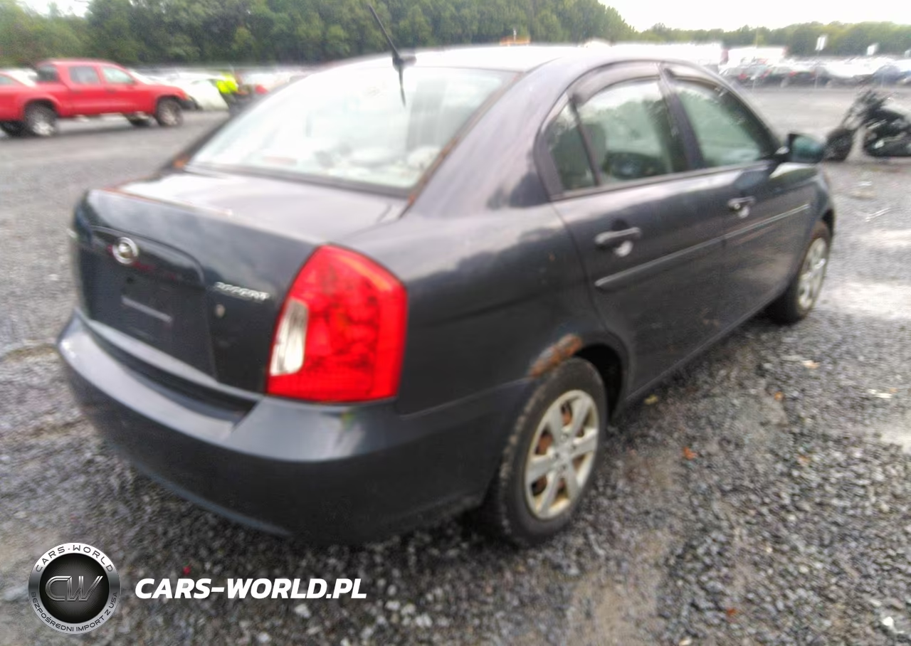 2010 Hyundai Accent Gls VIN:KMHCN4AC2AU405135 - 4