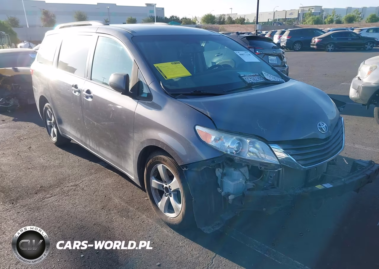 2017 Toyota Sienna Le 8 Passenger – zdjęcie 1 z 17