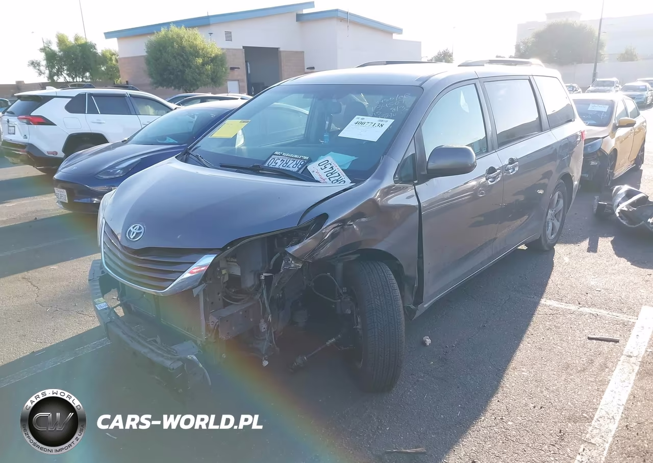2017 Toyota Sienna Le 8 Passenger VIN:5TDKZ3DC9HS875414 - 6