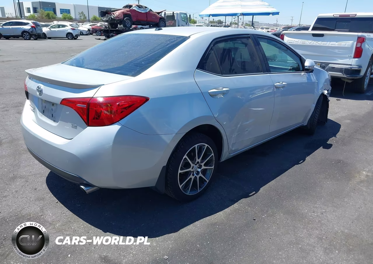 2017 Toyota Corolla Se Special Edition VIN:5YFBURHE1HP619709 - 4