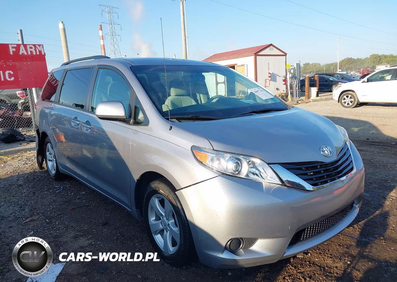 2011 Toyota Sienna Le V6 Auto Access Seat – zdjęcie 1 z 16