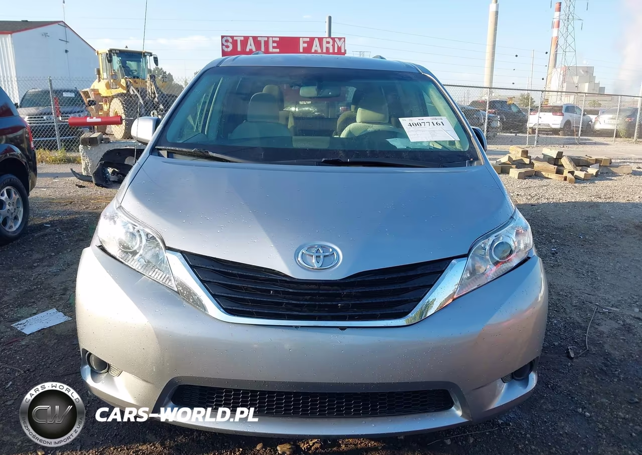 2011 Toyota Sienna Le V6 Auto Access Seat VIN:5TDKK3DC9BS099832 - 12