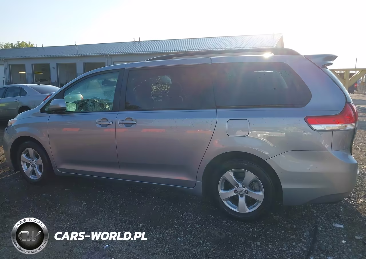 2011 Toyota Sienna Le V6 Auto Access Seat VIN:5TDKK3DC9BS099832 - 14