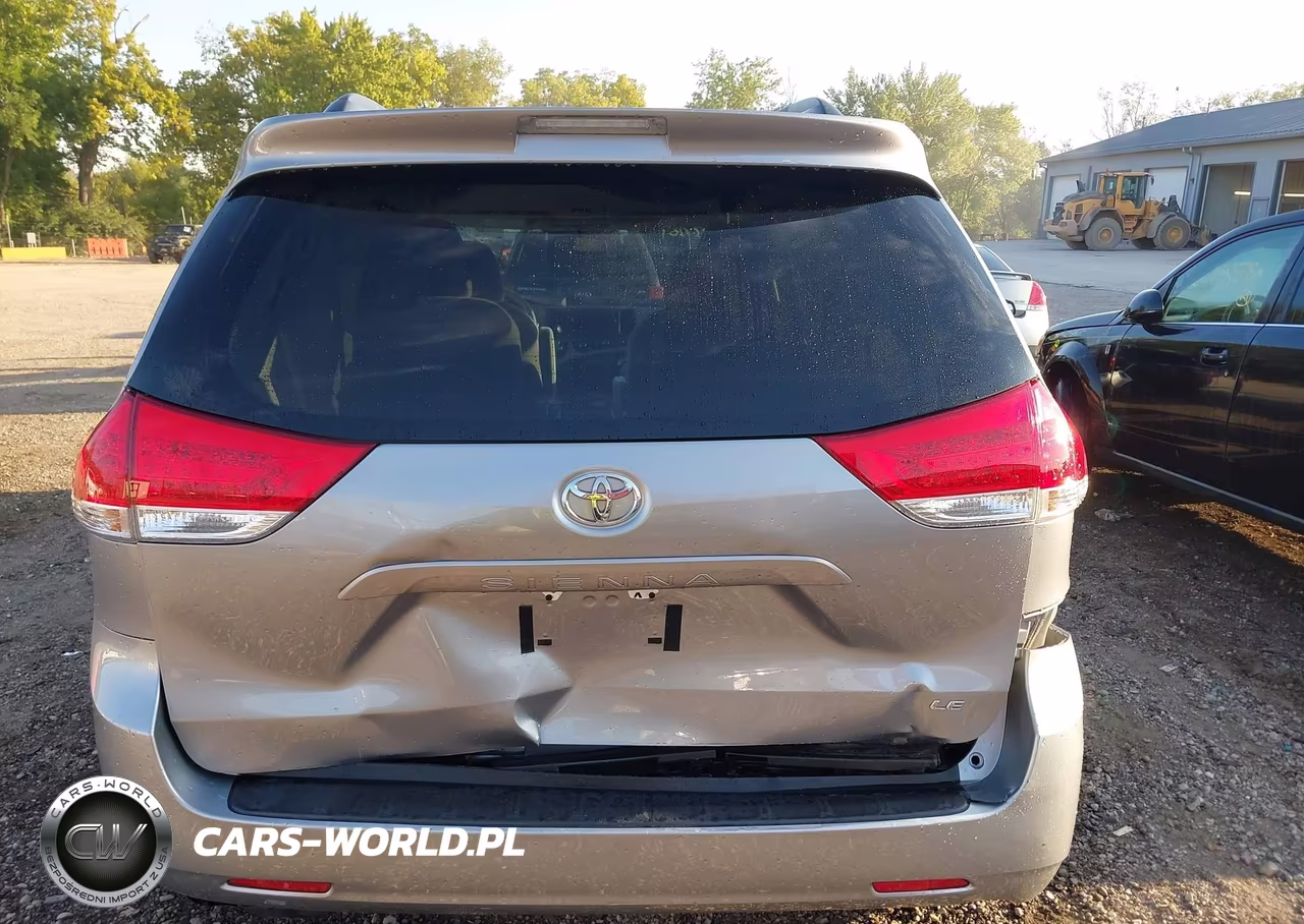 2011 Toyota Sienna Le V6 Auto Access Seat VIN:5TDKK3DC9BS099832 - 16