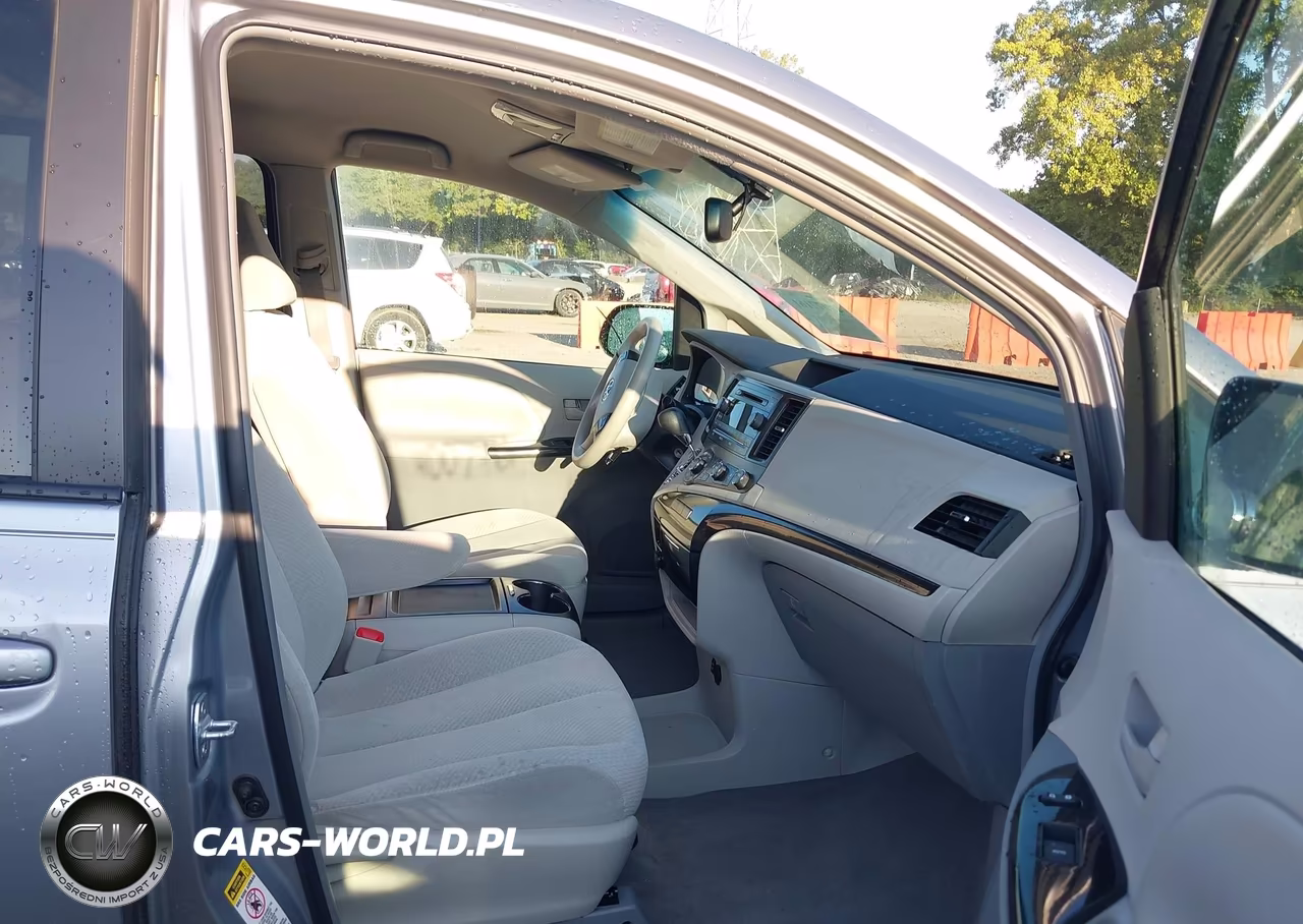 2011 Toyota Sienna Le V6 Auto Access Seat VIN:5TDKK3DC9BS099832 - 5