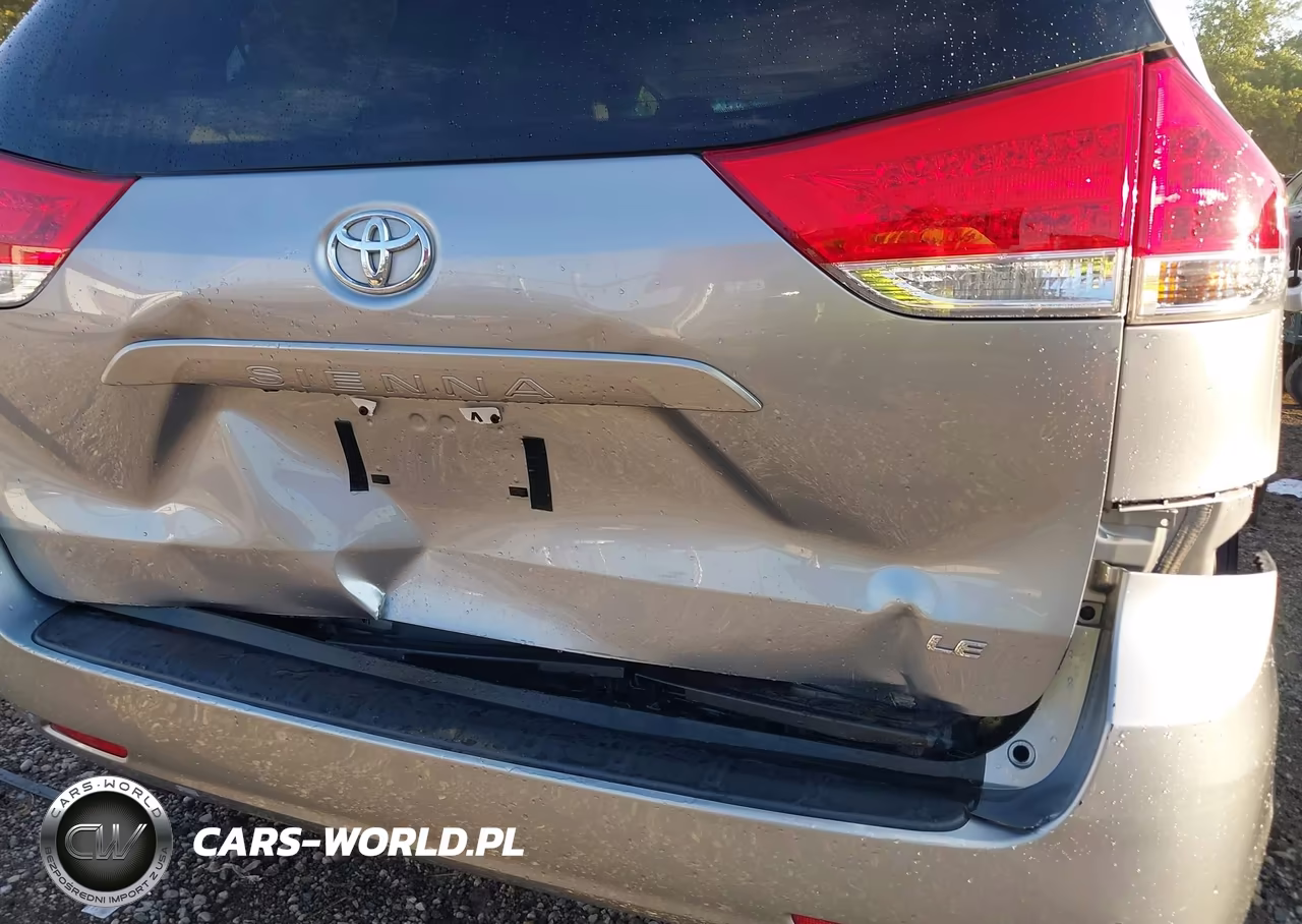 2011 Toyota Sienna Le V6 Auto Access Seat VIN:5TDKK3DC9BS099832 - 6
