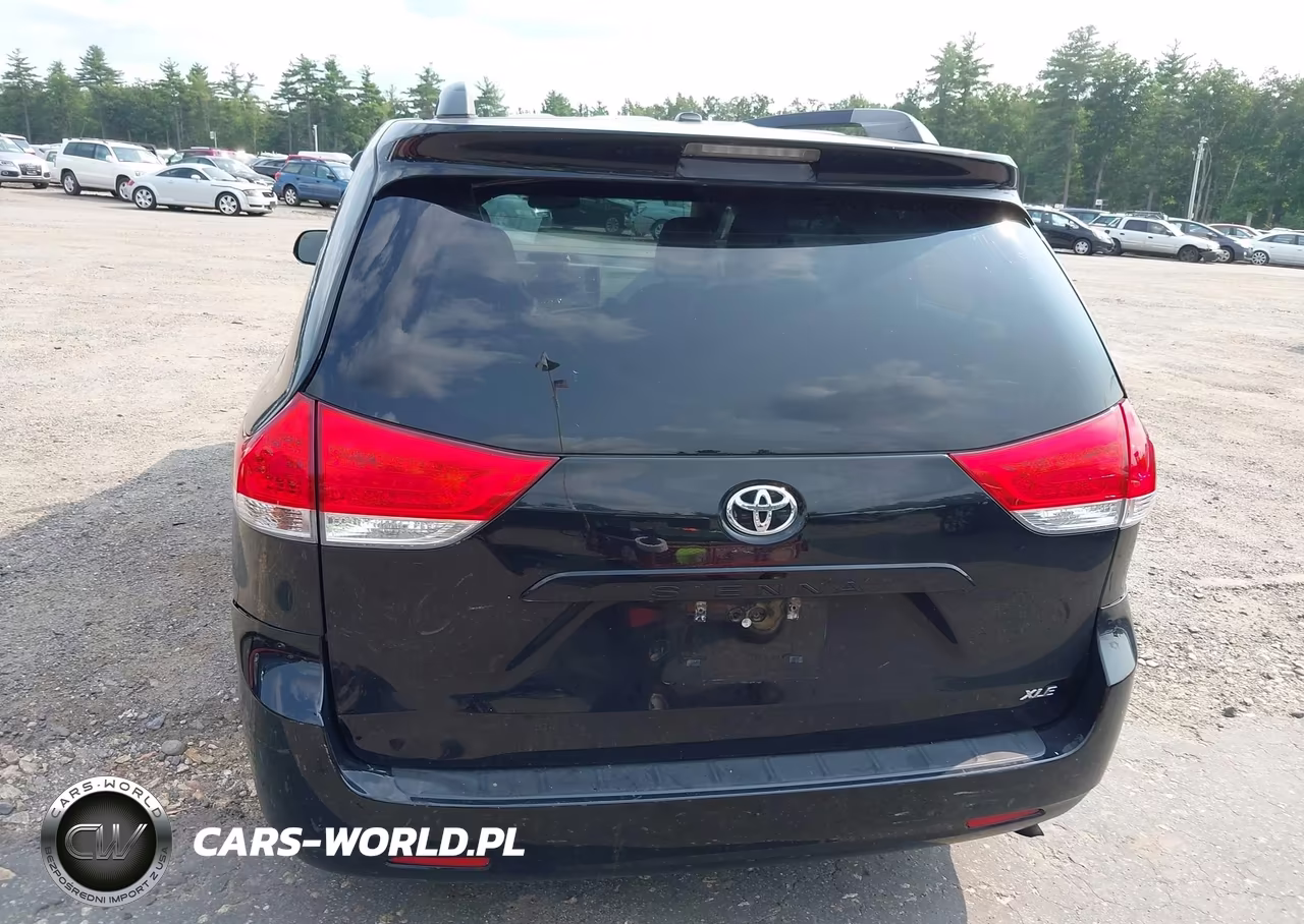 2014 Toyota Sienna Xle V6 8 Passenger VIN:5TDYK3DC3ES476170 - 17