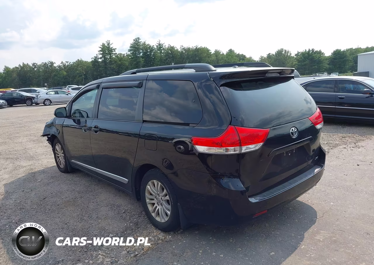 2014 Toyota Sienna Xle V6 8 Passenger VIN:5TDYK3DC3ES476170 - 3