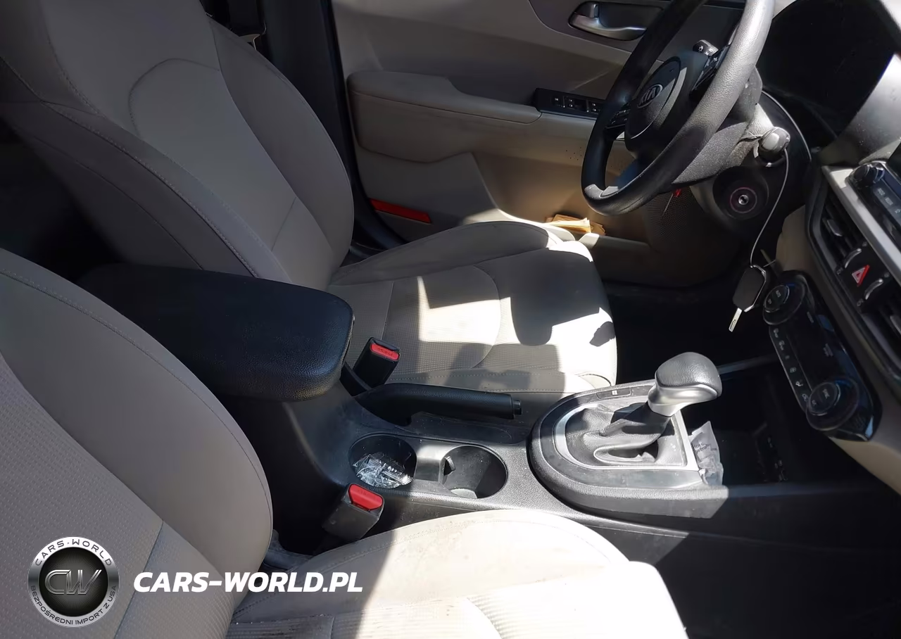 2019 Kia Forte Lxs VIN:3KPF24AD5KE126653 - 5