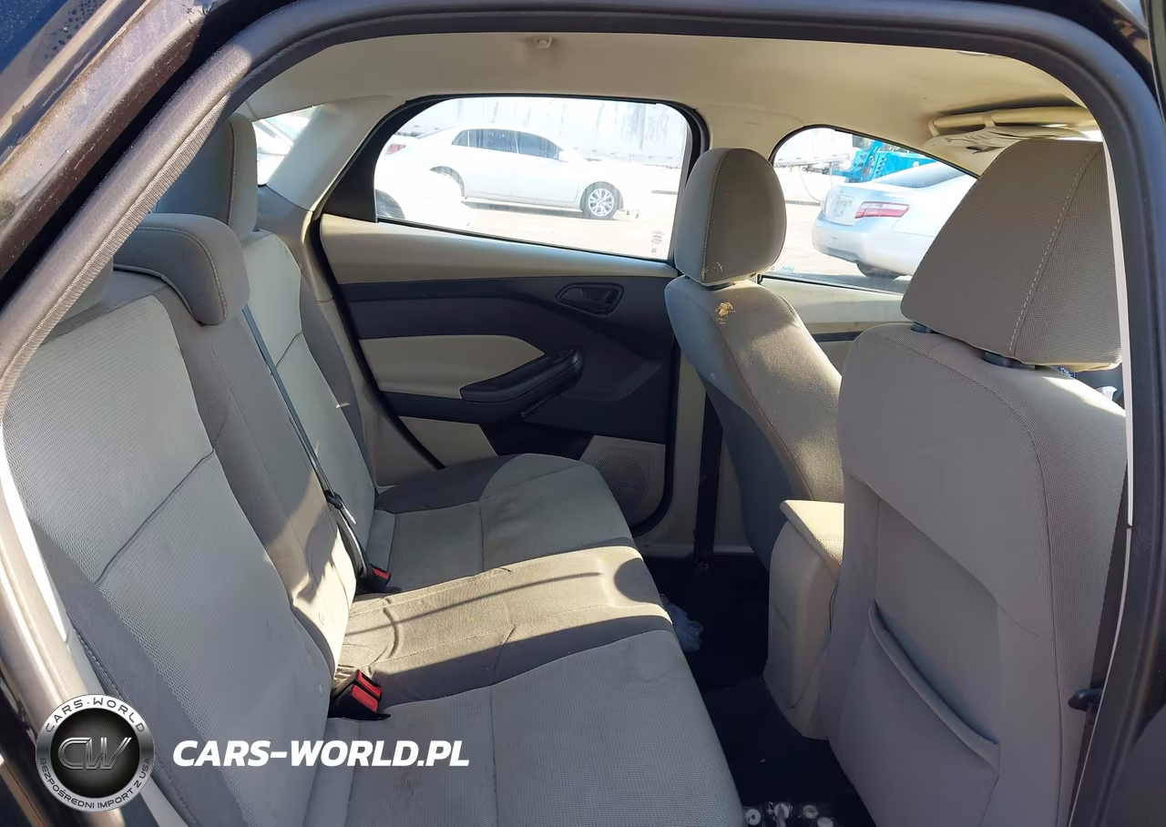 2012 Ford Focus Se VIN:1FAHP3F21CL427995 - 8