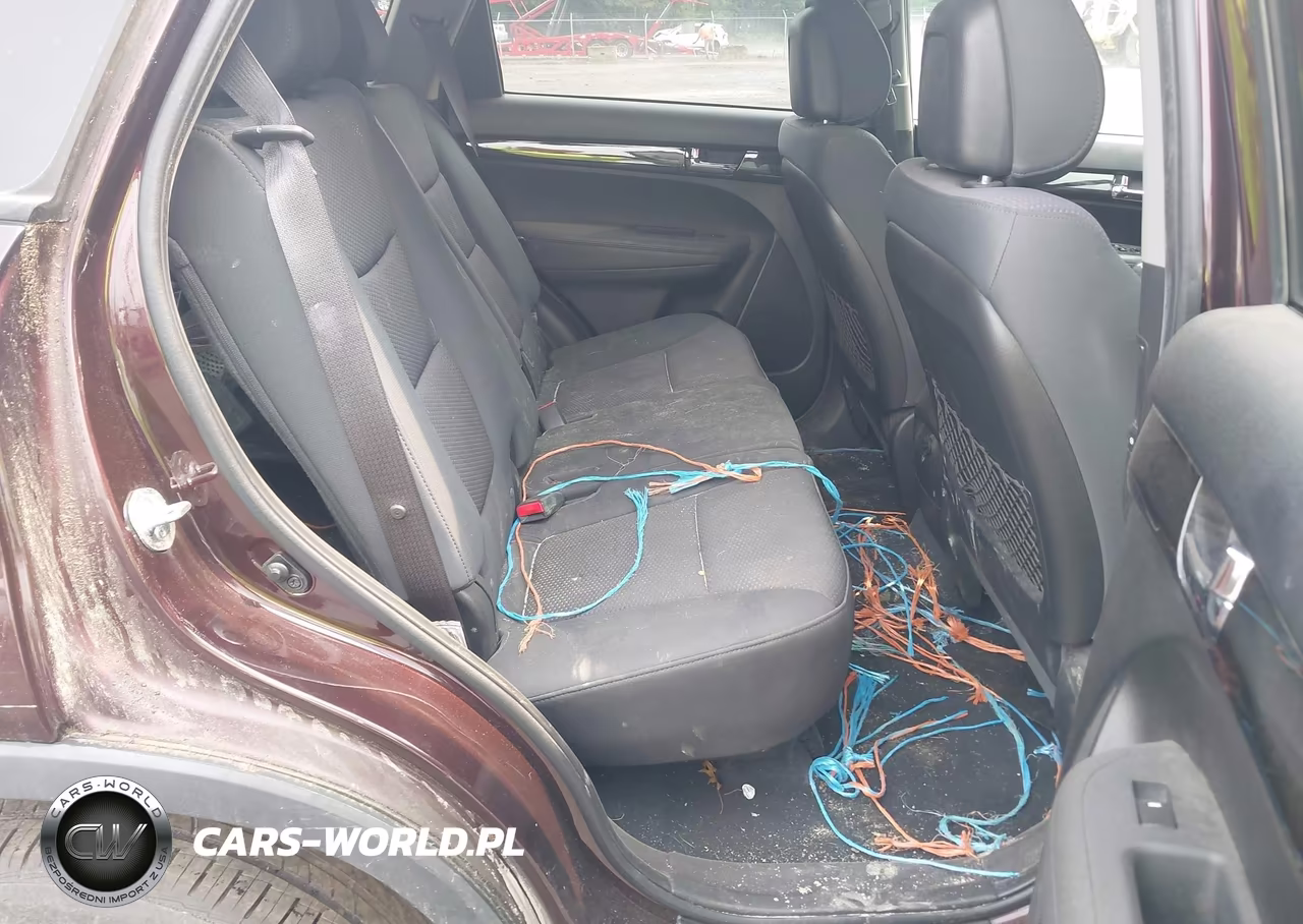 2011 Kia Sorento Lx VIN:5XYKT3A12BG139696 - 8