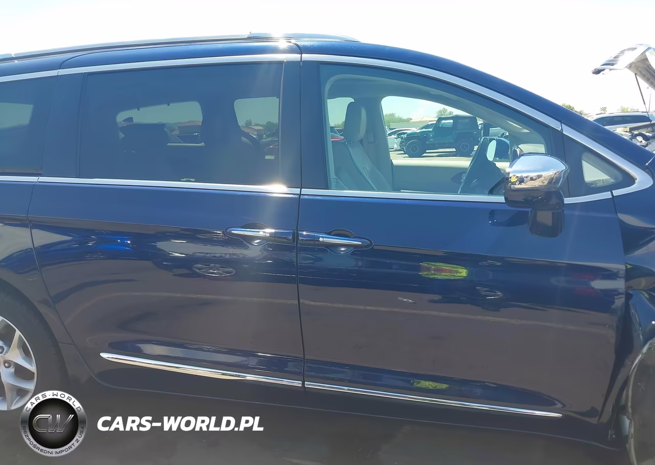 2019 Chrysler Pacifica Limited VIN:2C4RC1GG1KR720200 - 13
