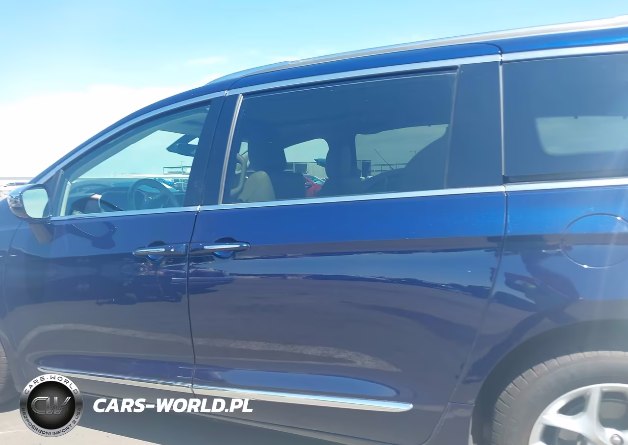 2019 Chrysler Pacifica Limited VIN:2C4RC1GG1KR720200 - 14