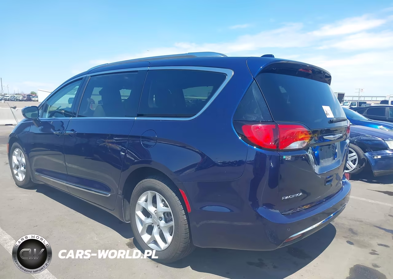 2019 Chrysler Pacifica Limited VIN:2C4RC1GG1KR720200 - 3