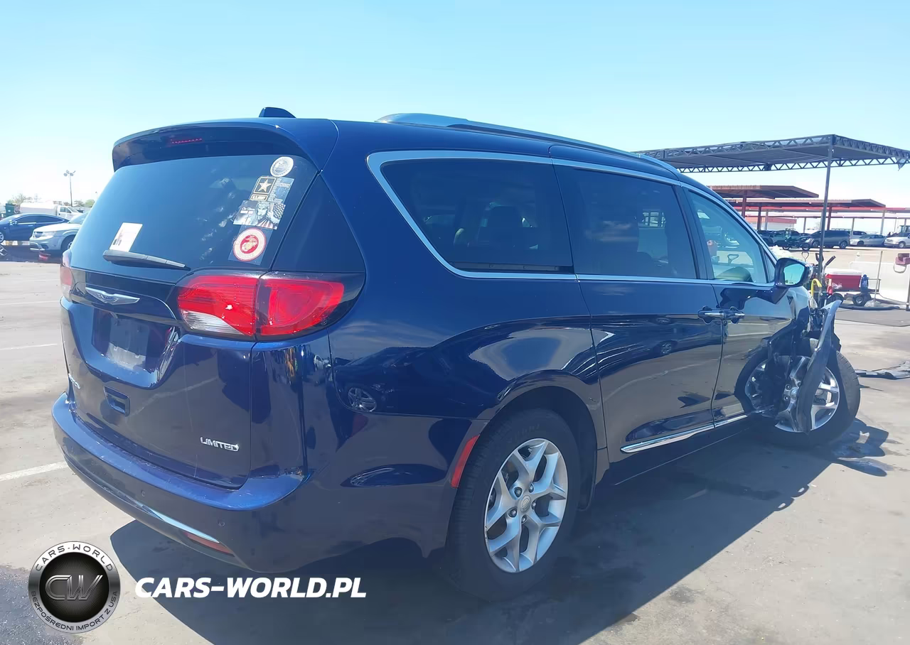 2019 Chrysler Pacifica Limited VIN:2C4RC1GG1KR720200 - 4
