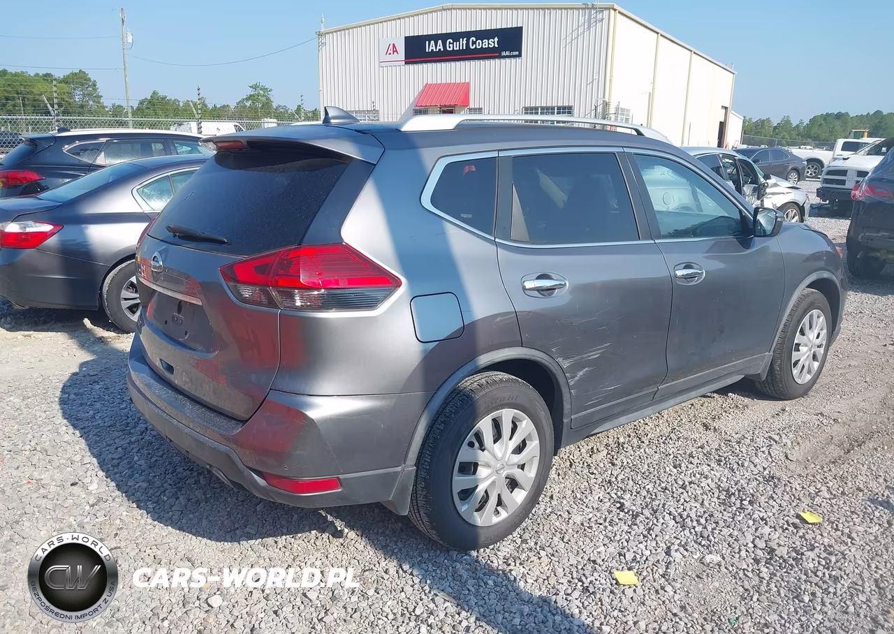 2017 Nissan Rogue S VIN:JN8AT2MT9HW402169 - 4