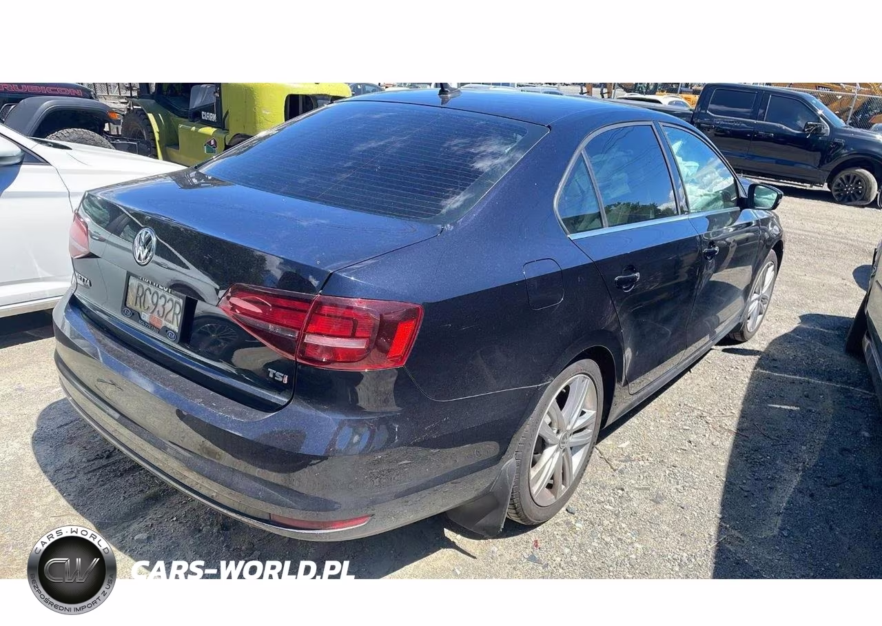 2019 Chevrolet Malibu Lt VIN:1G1ZD5ST3KF220693 - 4