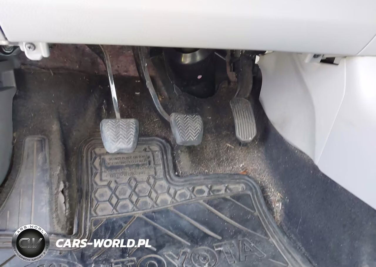 2017 Ford Transit-150 VIN:1FTYE1YM2HKA68365 - 23