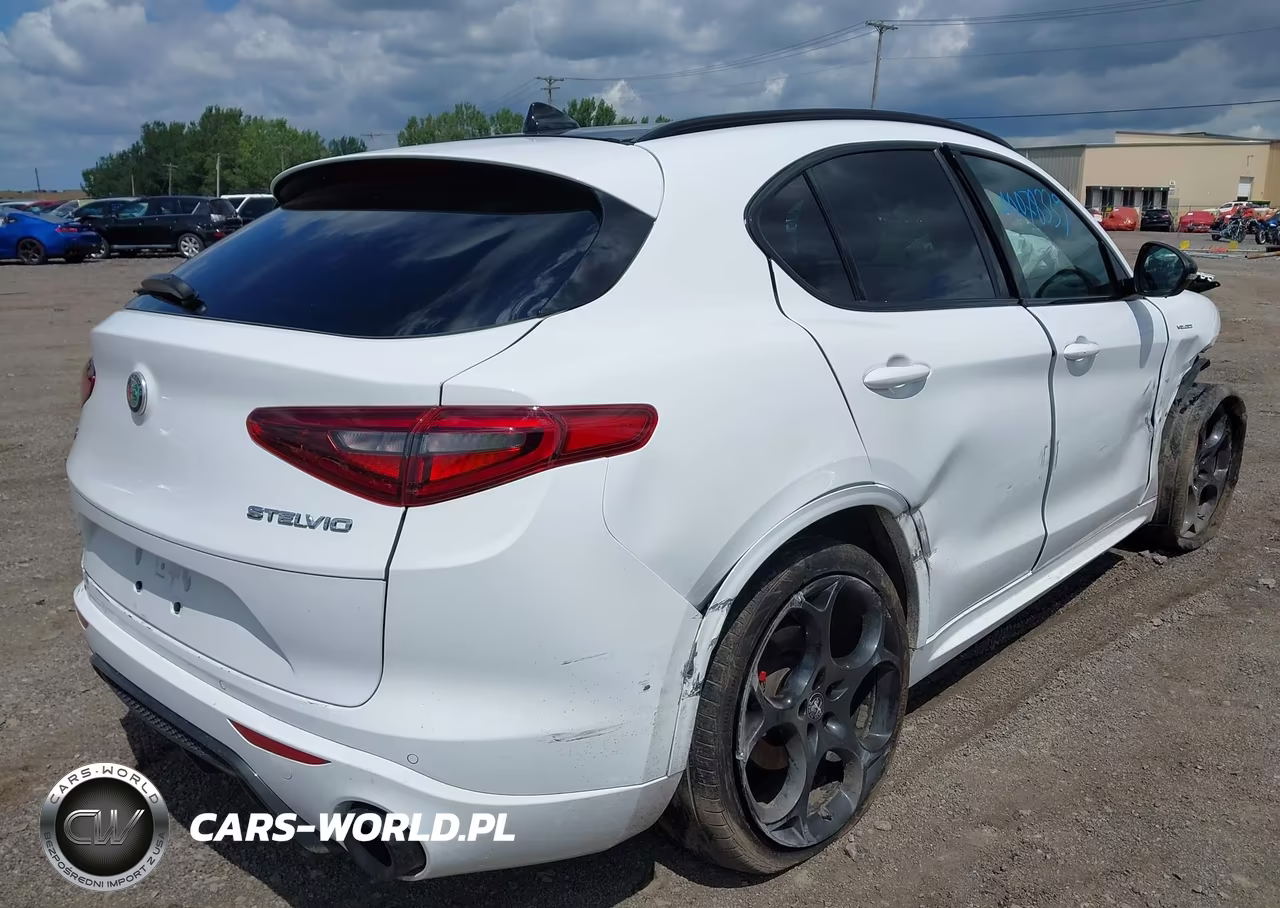 2022 Alfa Romeo Stelvio Veloce Ti Awd VIN:ZASPAKBN1N7D41865 - 4