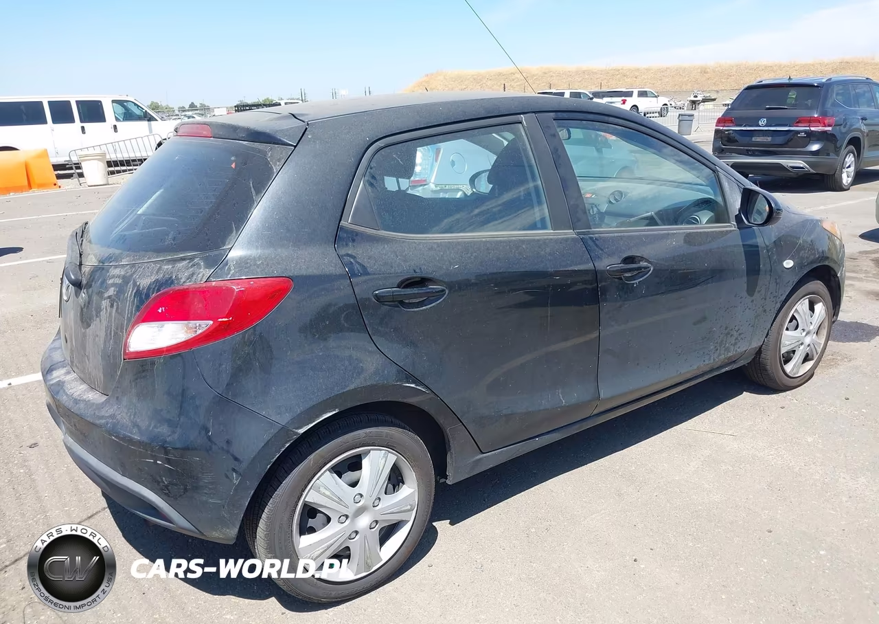 2014 Mazda Mazda2 Sport VIN:JM1DE1KY9E0178699 - 4
