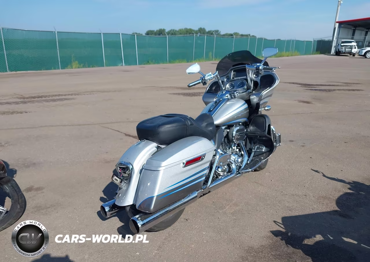 2016 Harley-Davidson Fltruse Cvo Road Glide VIN:1HD1TAN19GB959185 - 4