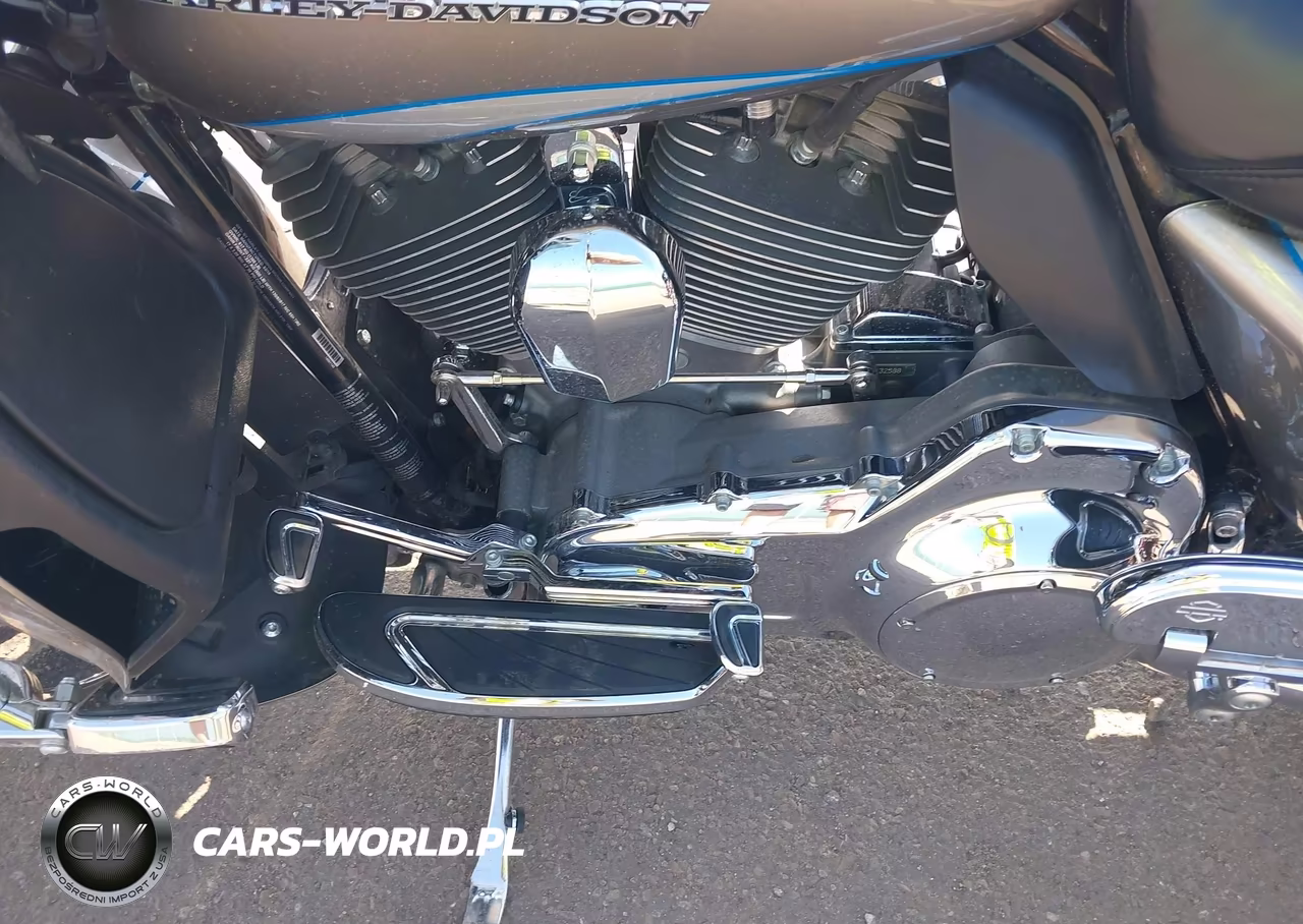 2016 Harley-Davidson Fltruse Cvo Road Glide VIN:1HD1TAN19GB959185 - 9
