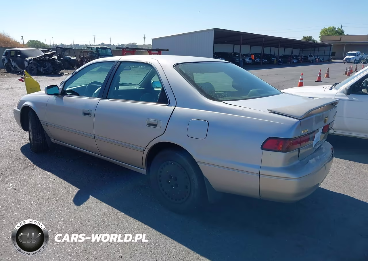 1997 Toyota Camry Le VIN:4T1BG22K1VU094075 - 3