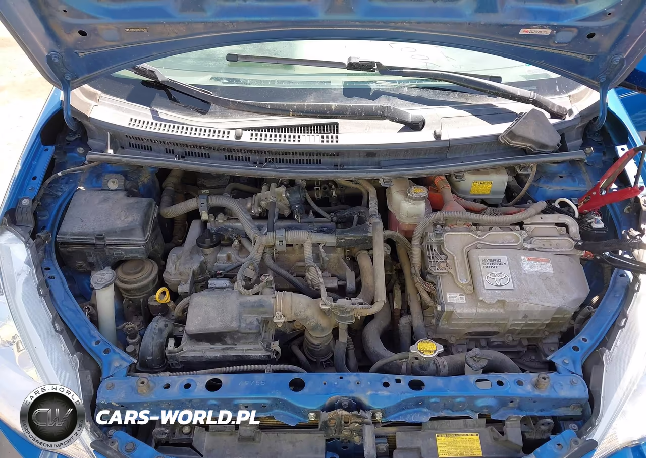 2013 Toyota Prius C One VIN:JTDKDTB33D1532607 - 10