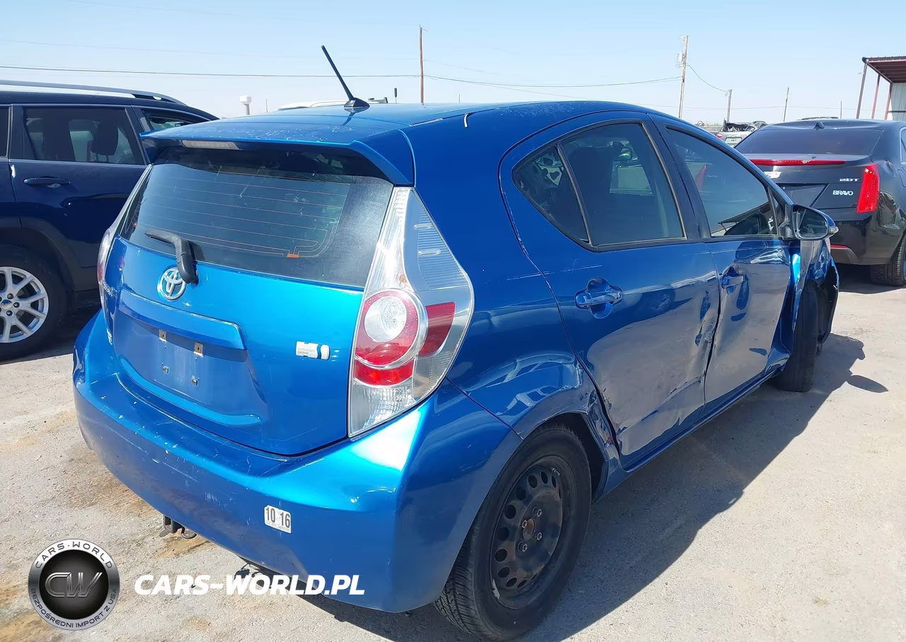 2013 Toyota Prius C One VIN:JTDKDTB33D1532607 - 4