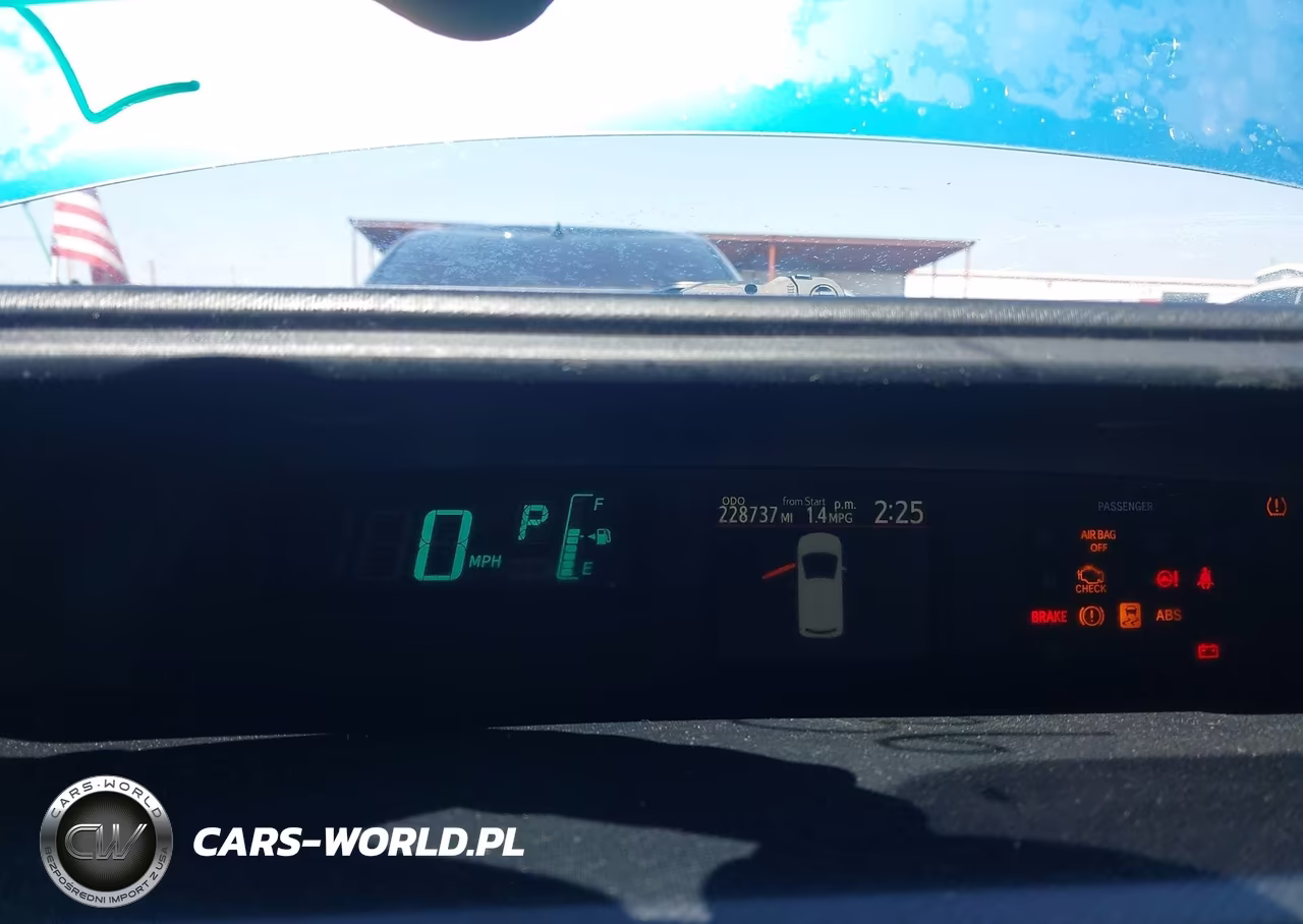 2013 Toyota Prius C One VIN:JTDKDTB33D1532607 - 7